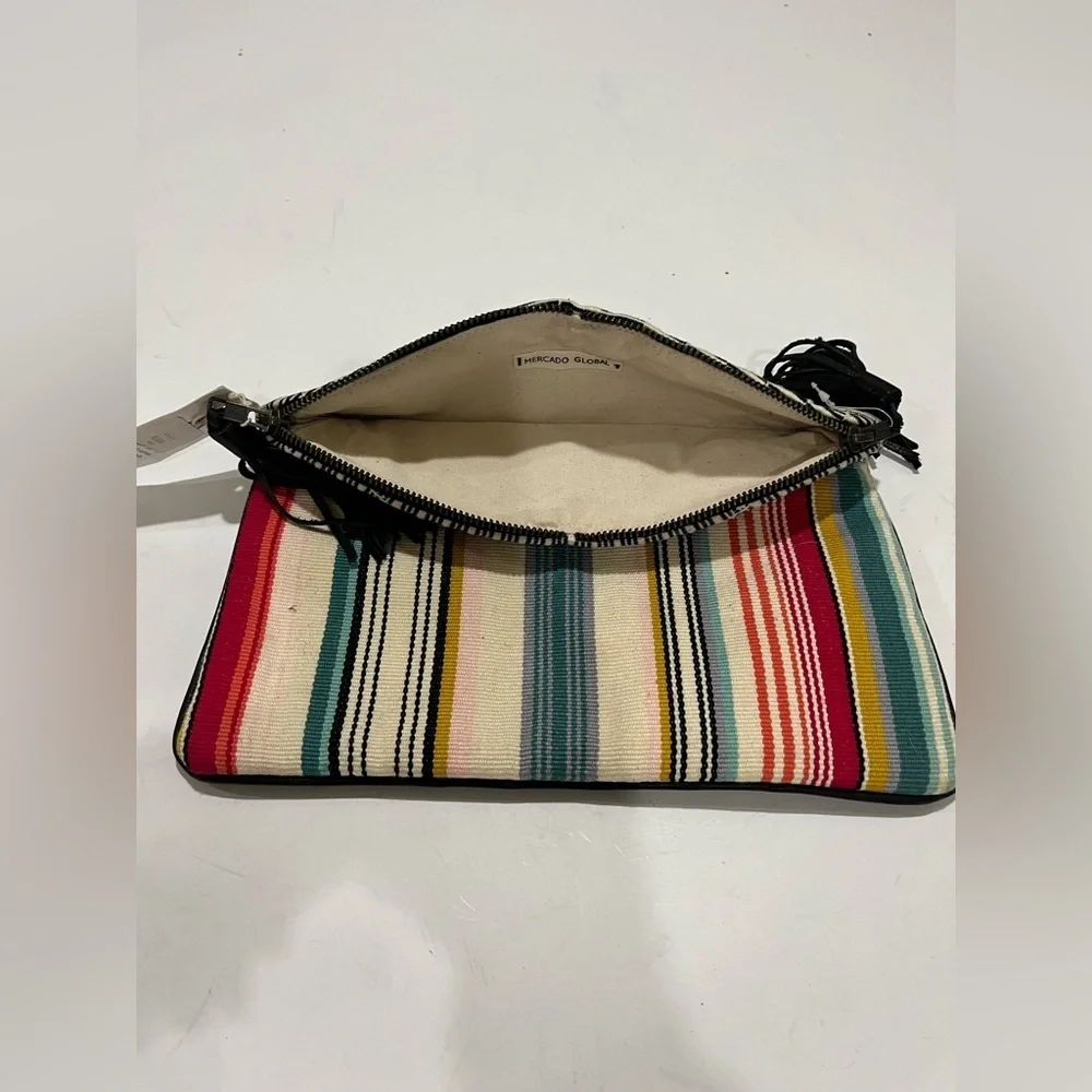 Global Market hand back hand made